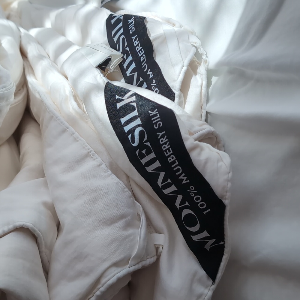 Two 100% Long Stand Silk Filled Comforter white Twin